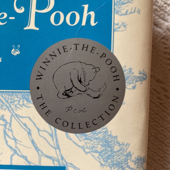 Winnie -the-Pooh Hardcover Collectible Book - Picture 8 of 9